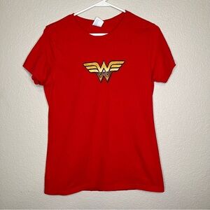 DC Wonder Woman Red Logo Short Sleeve T-Shirt Women's Size Medium